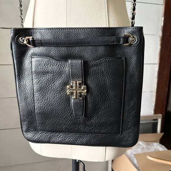 Excellent Tory Burch Britten Chain Crossbody Bag Pebbled Black Logo - Picture 2 of 6